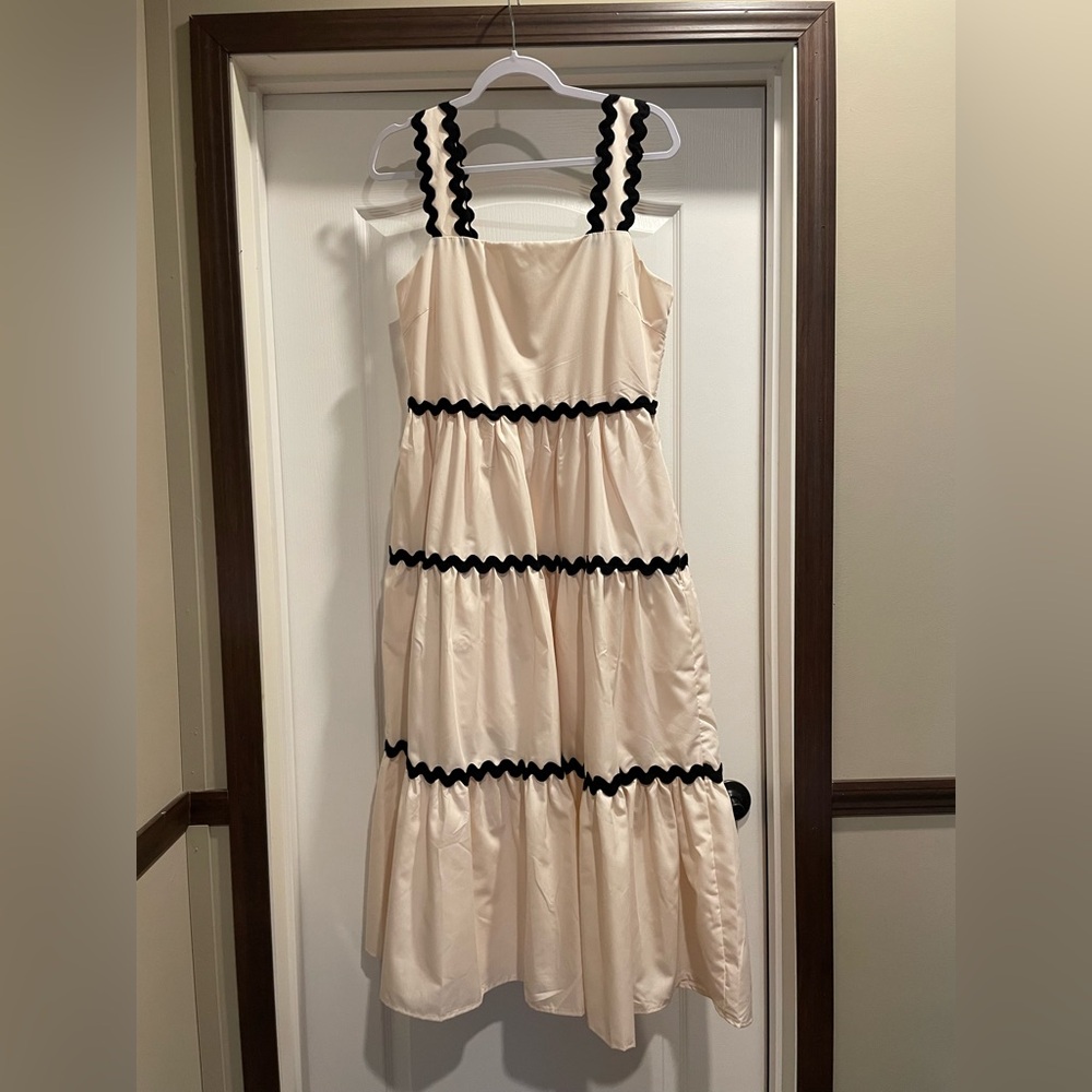 Entro Ecru Cream Maxi Dress with Black Accents-NWT-Lg